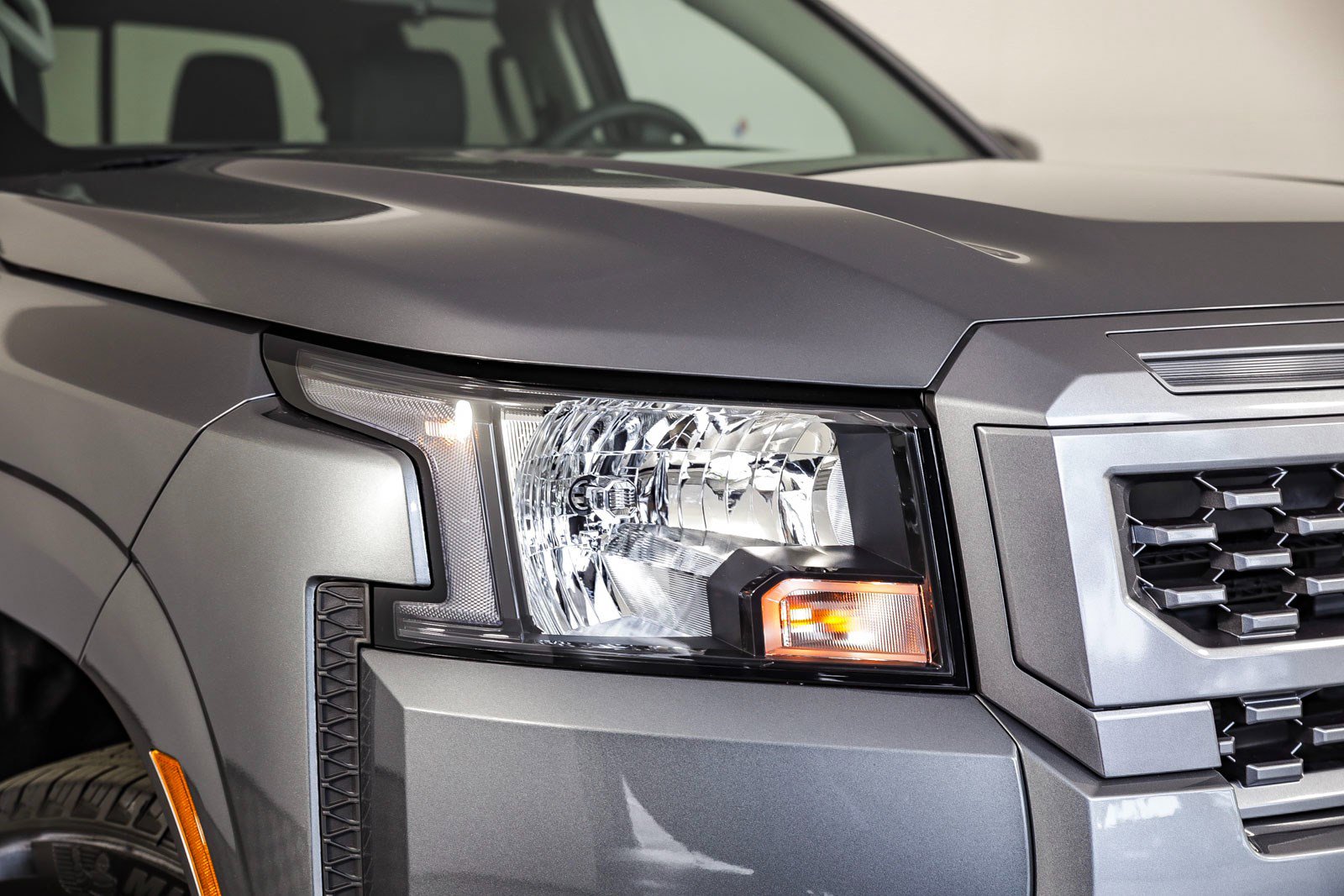 New 2025 Nissan Frontier SV w/ SV Convenience Package image 4