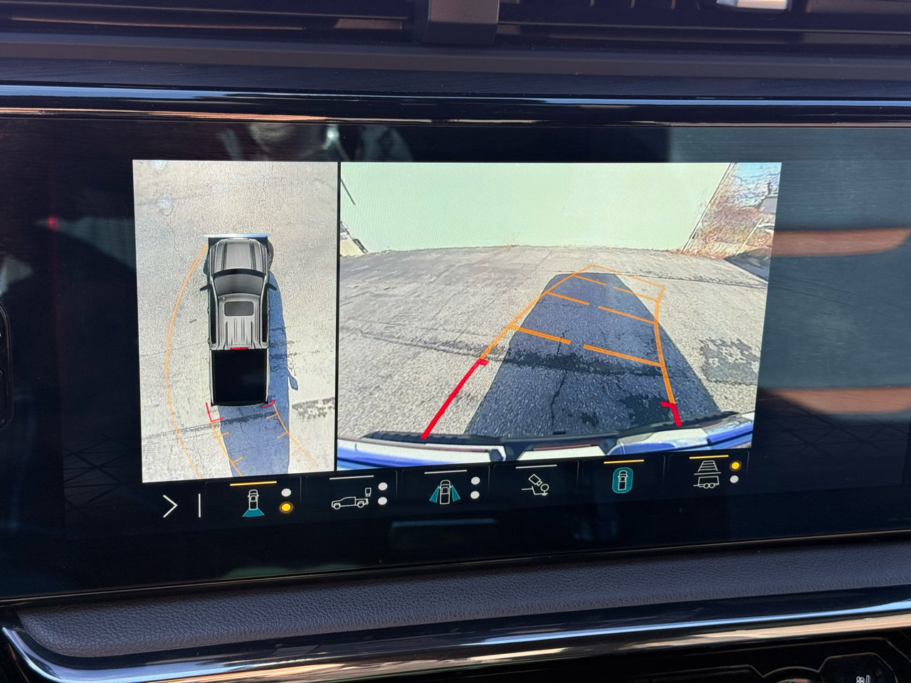 Used 2023 GMC Sierra 1500 AT4 w/ Technology Package image 30