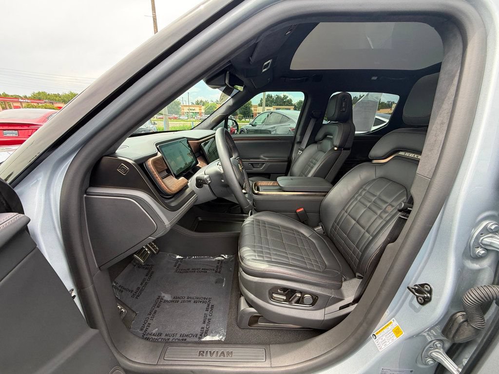 Used 2026 Rivian R1T Premium AWD/4WD image 11