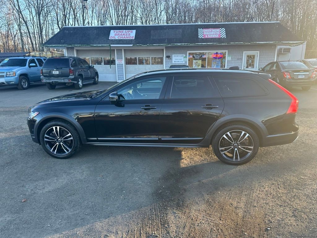Used 2018 Volvo V90 T5 Cross Country w/ Convenience Package image 11