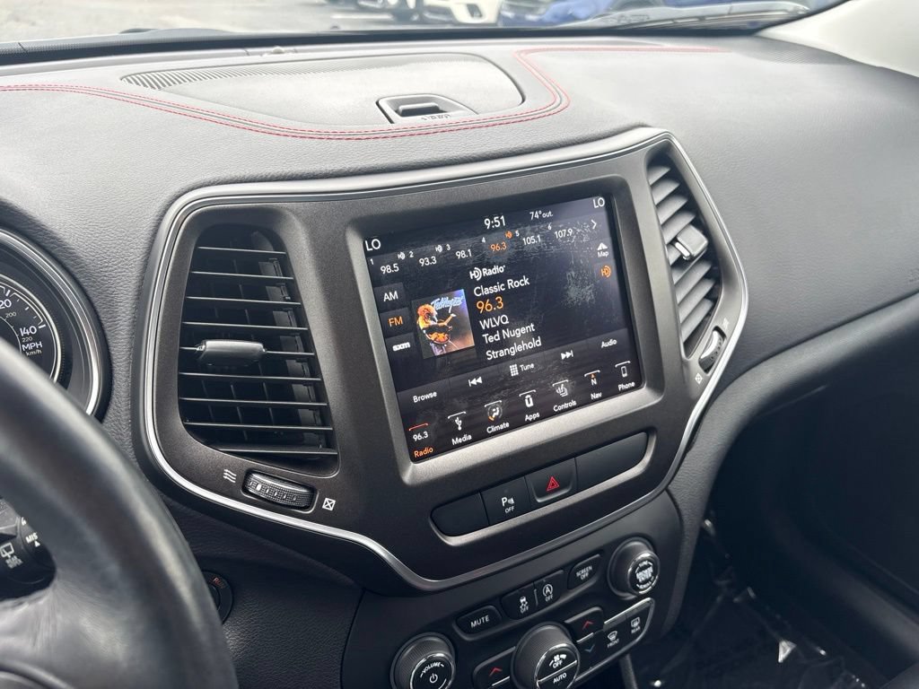 Used 2019 Jeep Cherokee Trailhawk w/ Cold Weather Group AWD/4WD image 16