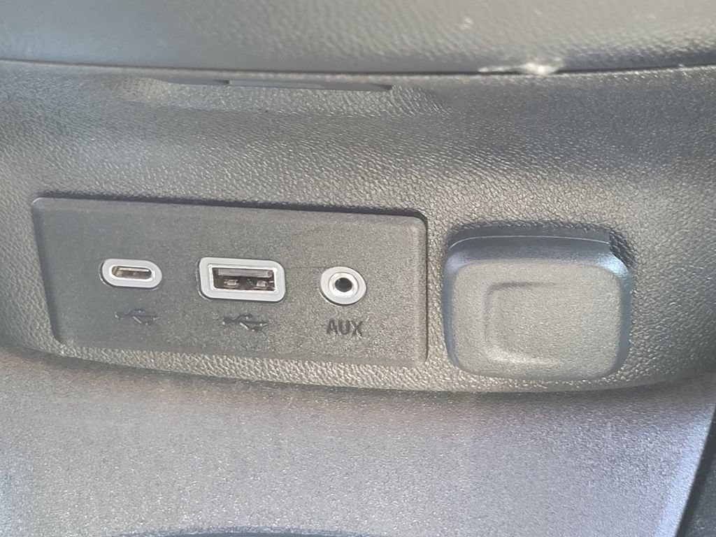 Used 2023 Chevrolet Malibu LT FWD image 18
