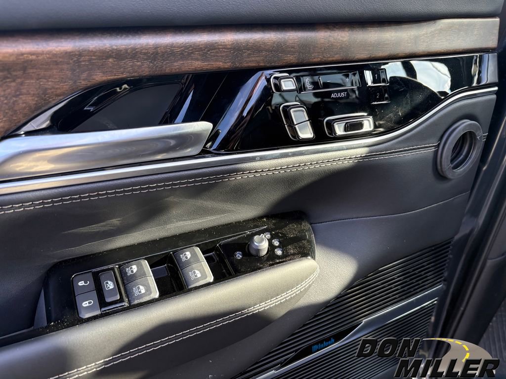 New 2024 Jeep Grand Wagoneer Series I w/ Convenience Group III image 12