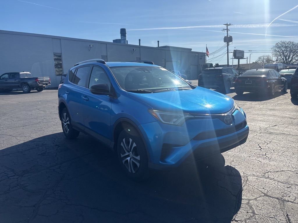 Used 2017 Toyota RAV4 LE w/ All Weather Liner Package AWD/4WD image 4