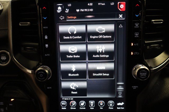 Used 2019 RAM 2500 Laramie w/ Black Appearance Package AWD/4WD image 60