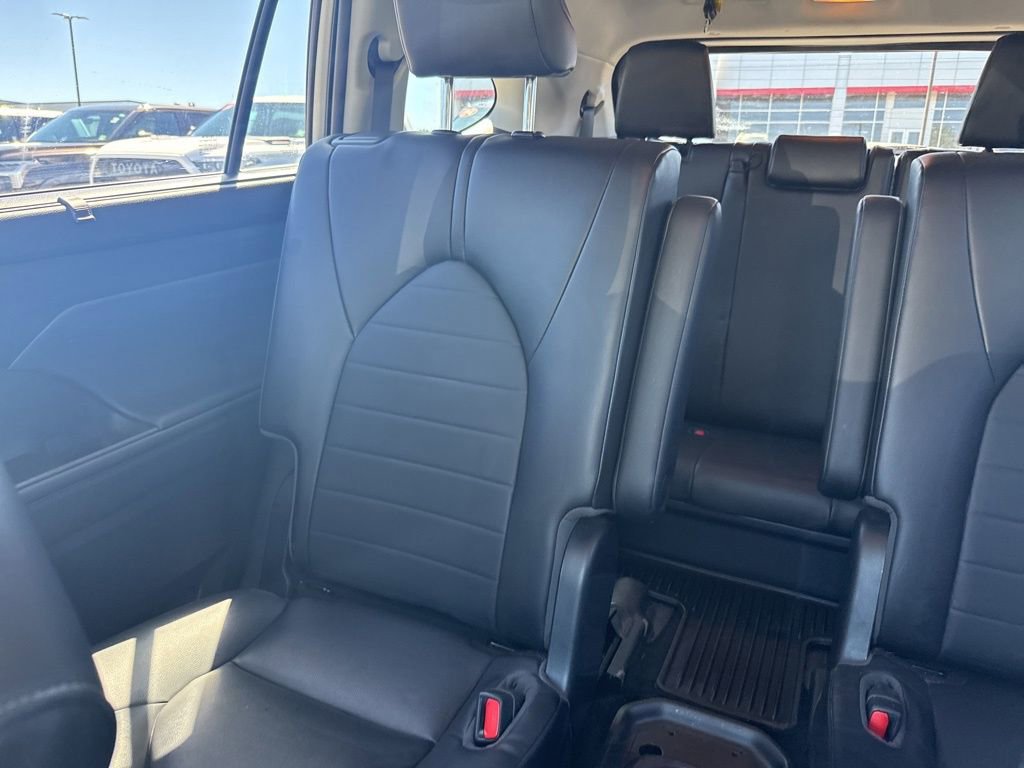 Used 2023 Toyota Highlander XLE AWD/4WD image 14