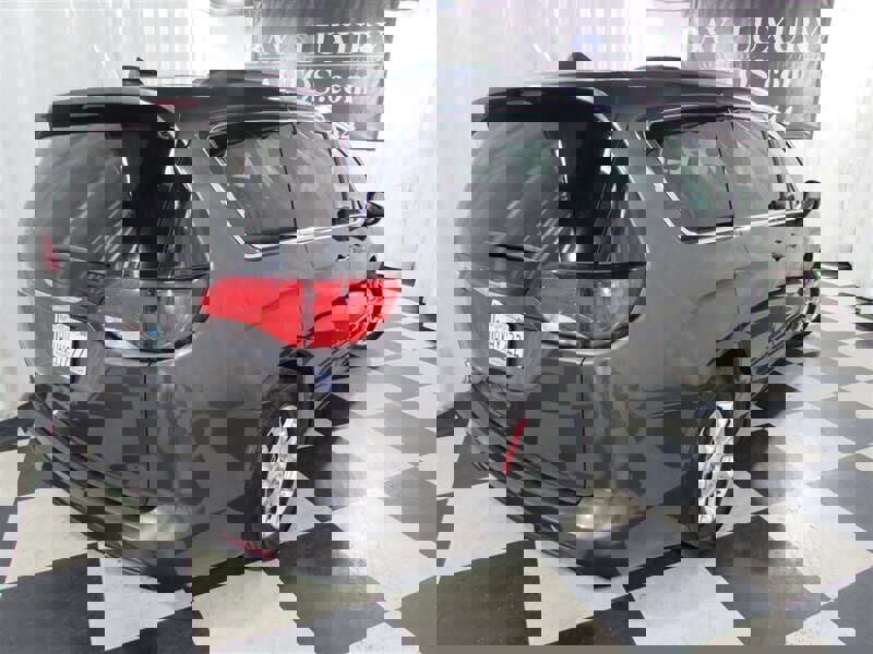 Used 2021 Chrysler Voyager Lxi image 44