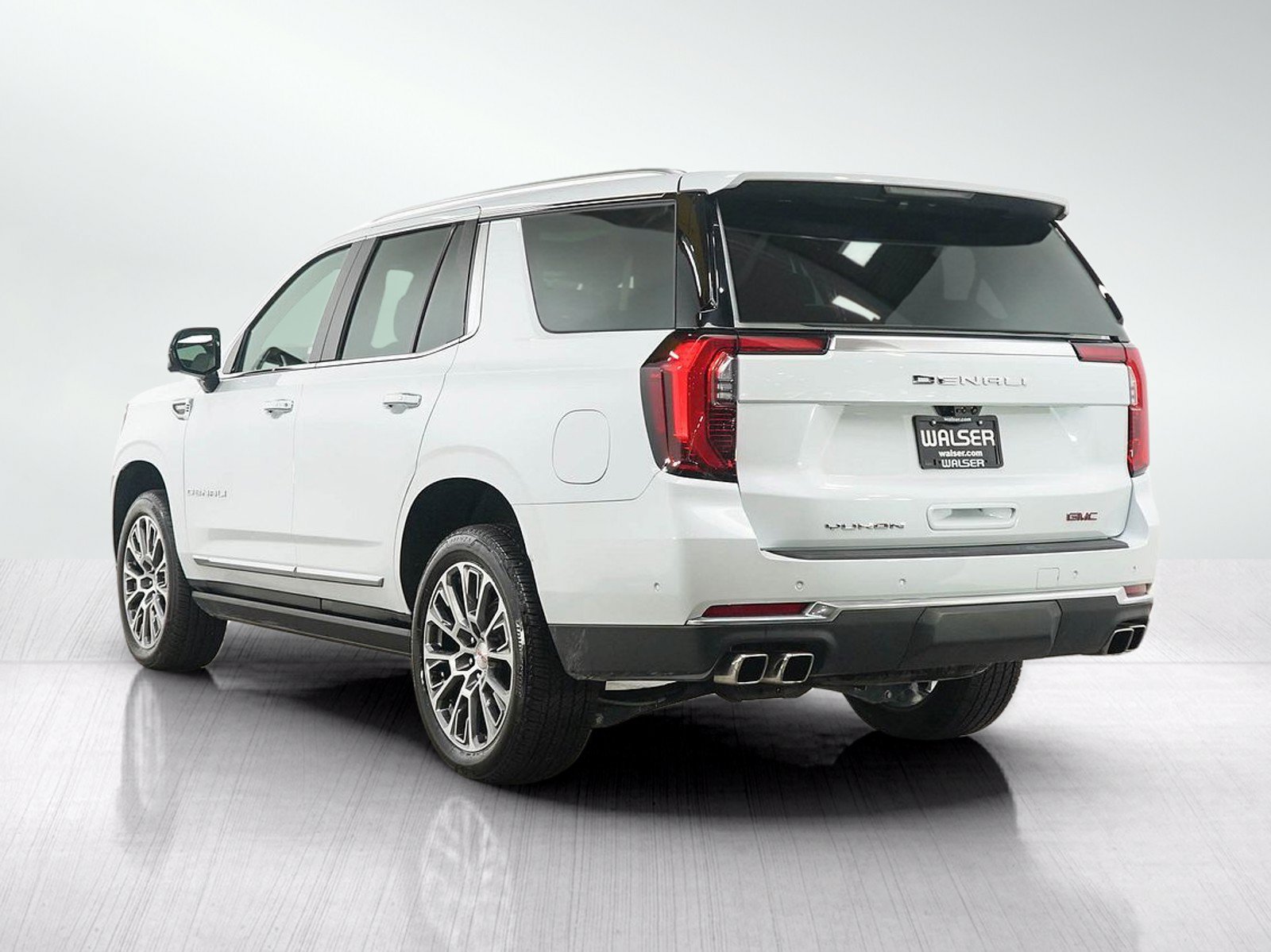 Used 2026 GMC Yukon Denali w/ Denali Reserve Package AWD/4WD image 3