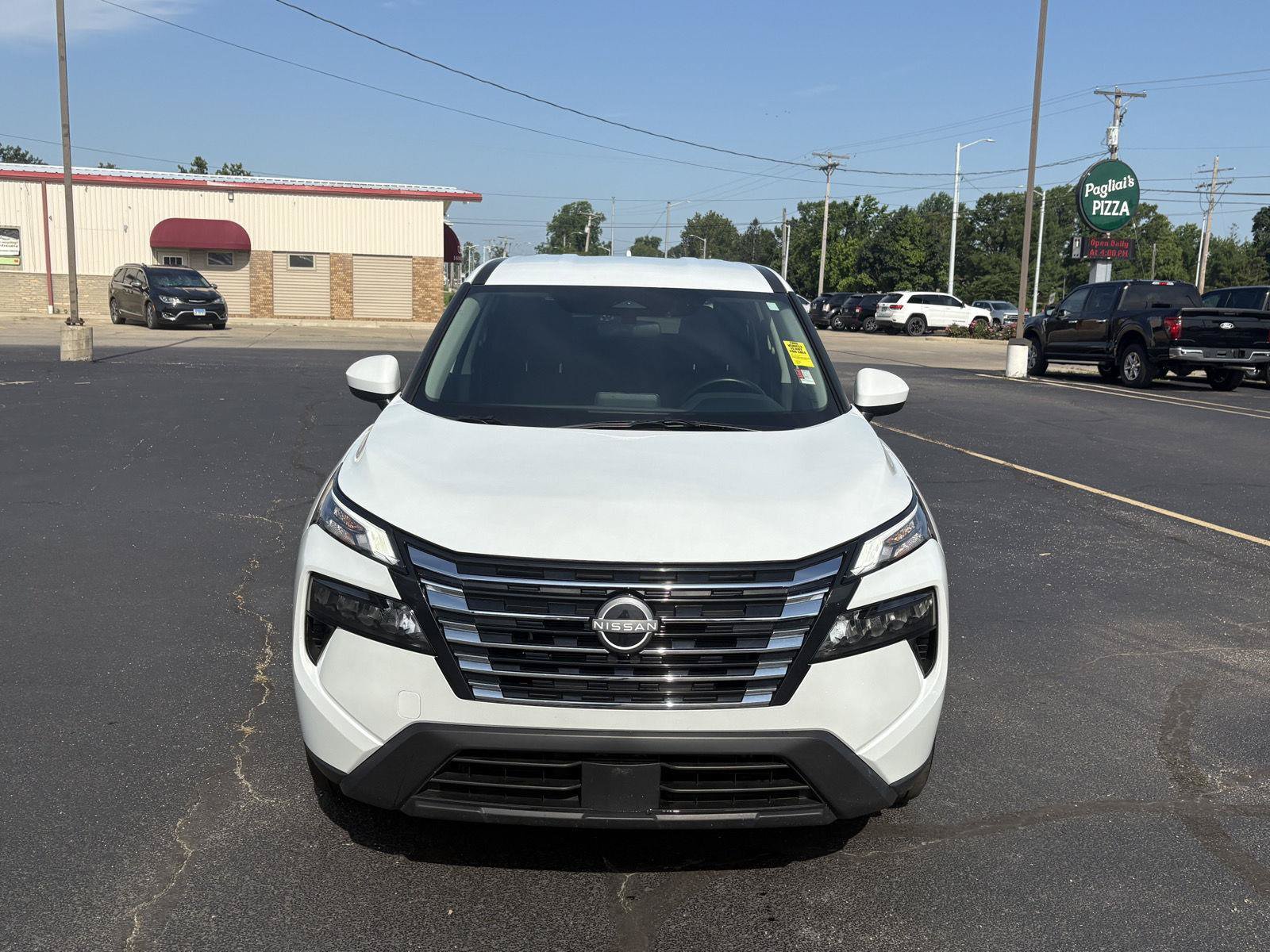 Used 2025 Nissan Rogue SV AWD/4WD image 19