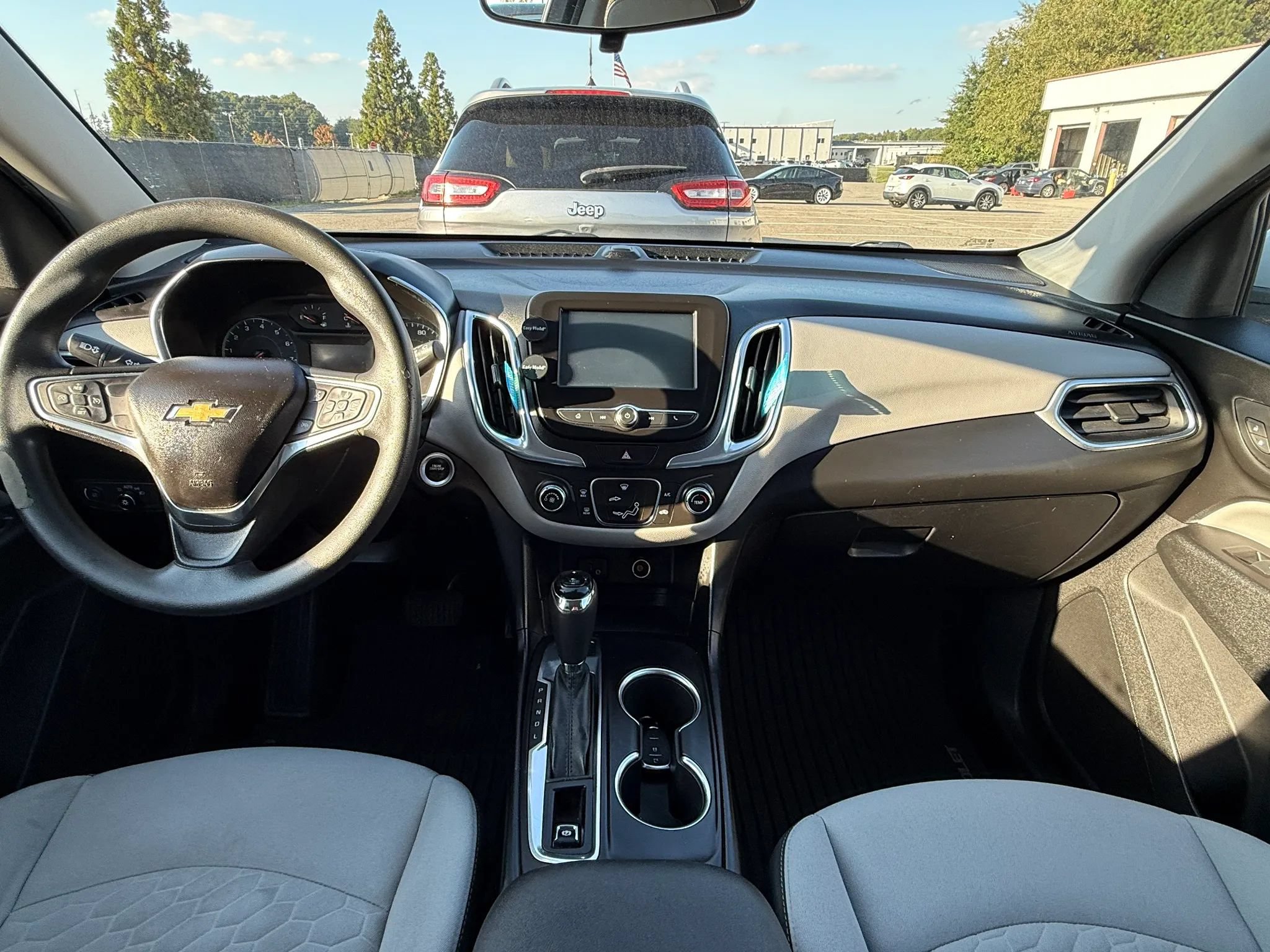 Used 2018 Chevrolet Equinox LT w/ LPO, Cargo Package AWD/4WD image 3