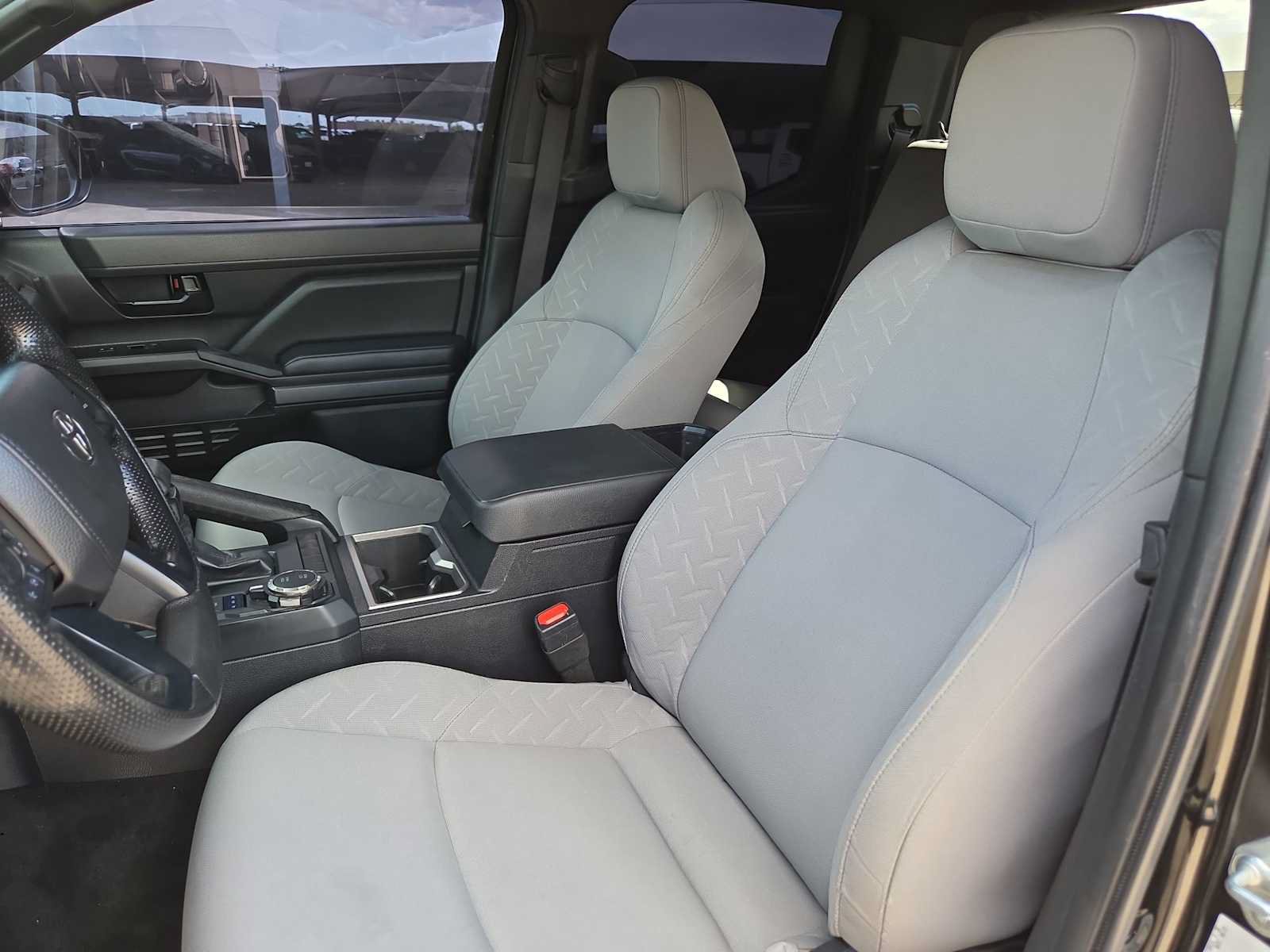 Certified 2025 Toyota Tacoma SR5 AWD/4WD image 15