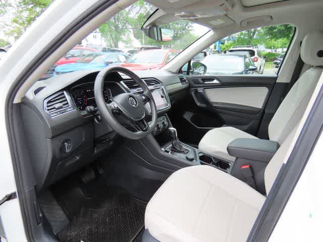 Used 2021 Volkswagen Tiguan SEL w/ 3rd Row Seat Package AWD/4WD image 2