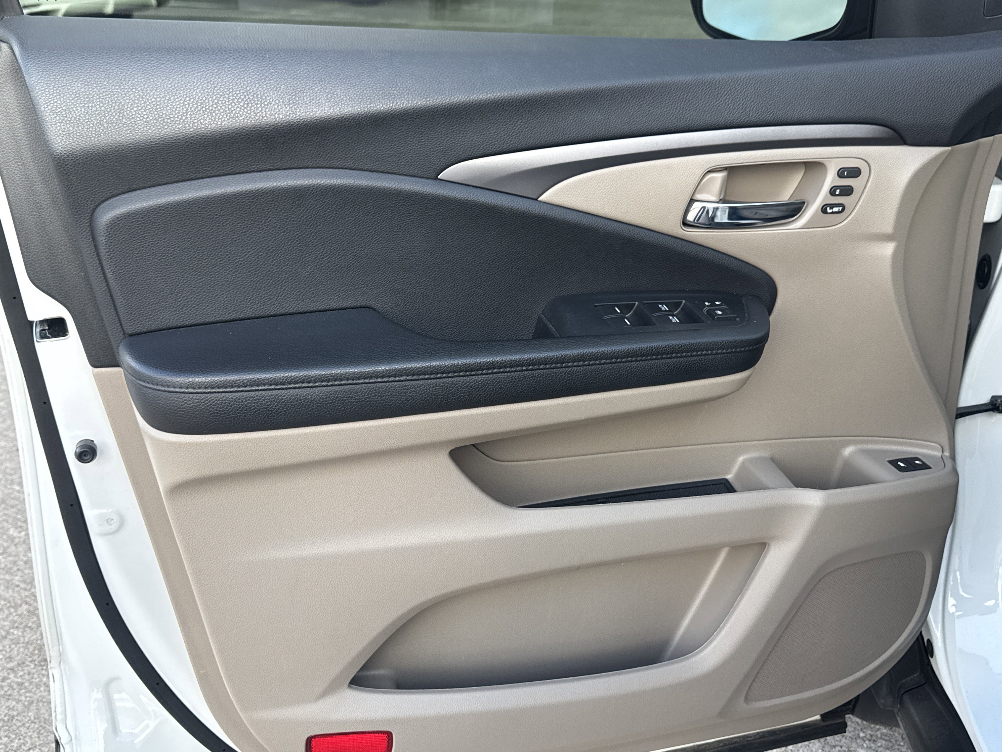 Used 2022 Honda Pilot EX-L image 3