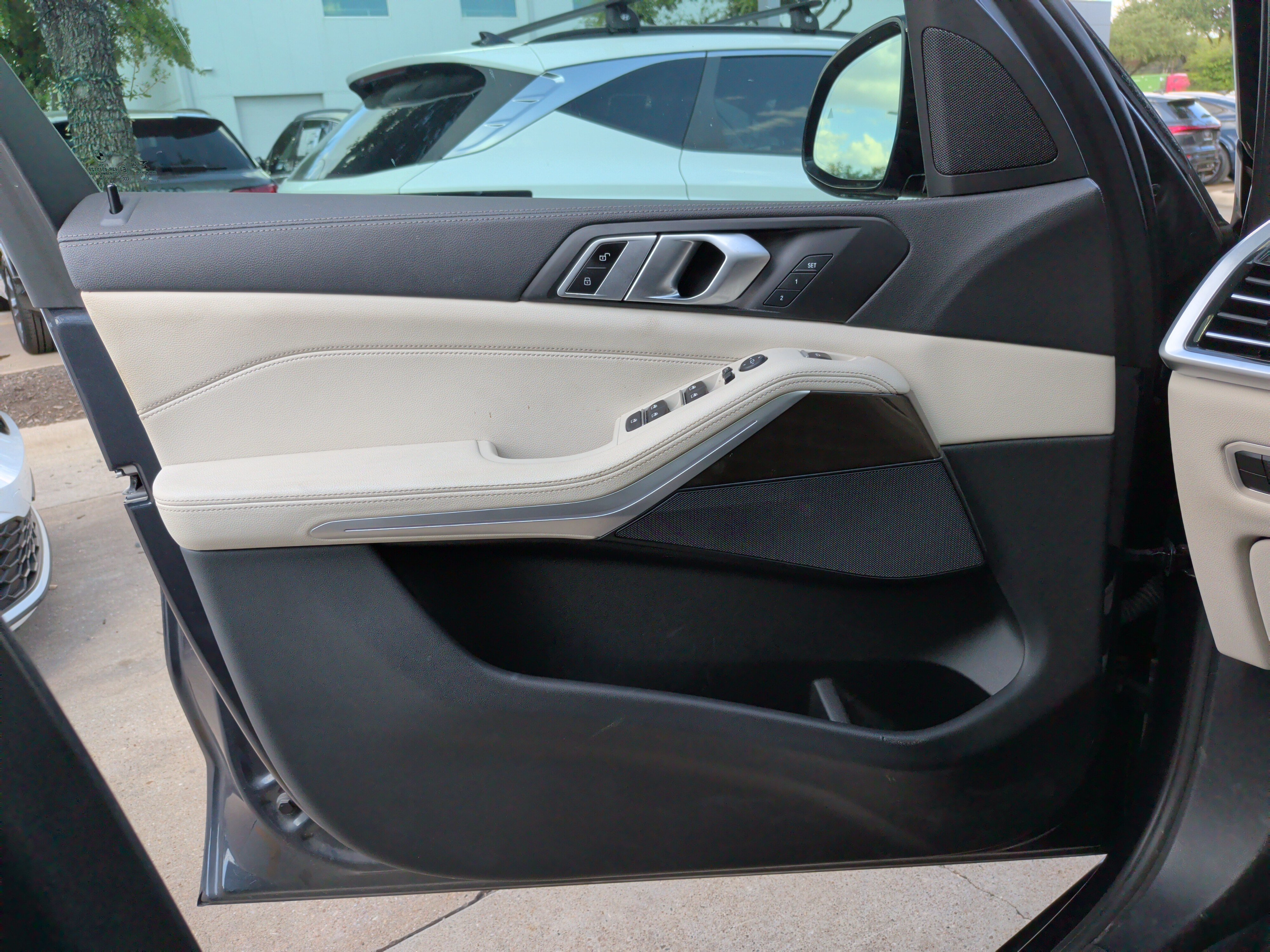 Used 2022 BMW X5 sDrive40i w/ M Sport Package RWD image 13