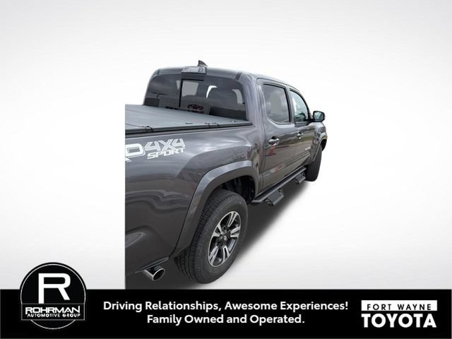Used 2017 Toyota Tacoma TRD Sport w/ Tow Package (A/T) AWD/4WD image 10