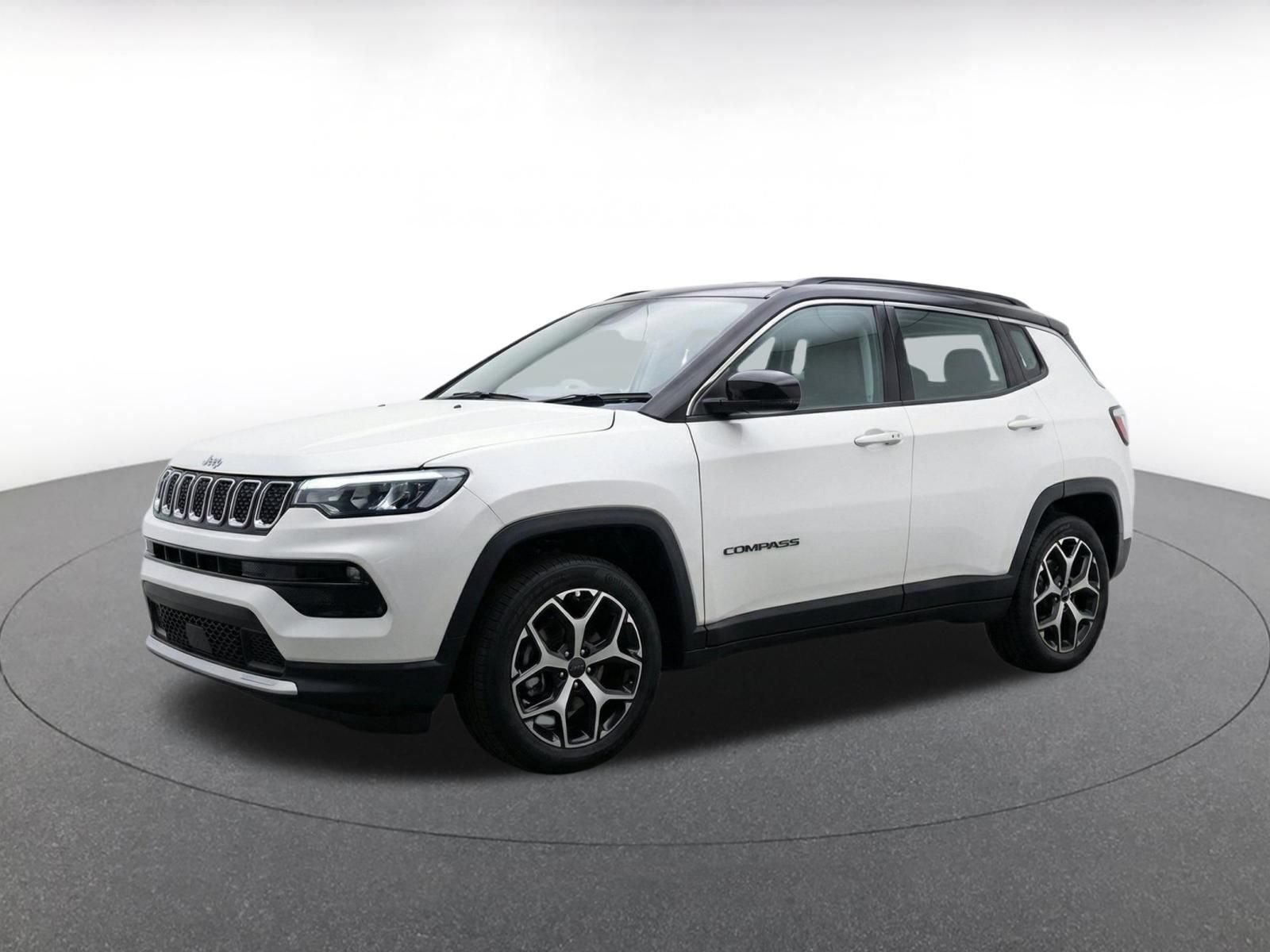 Used 2025 Jeep Compass Limited AWD/4WD image 3
