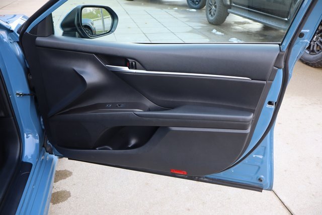 Used 2024 Toyota Camry SE image 10