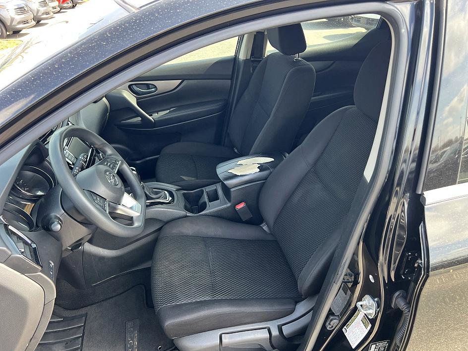 Used 2020 Nissan Rogue Sport S image 13