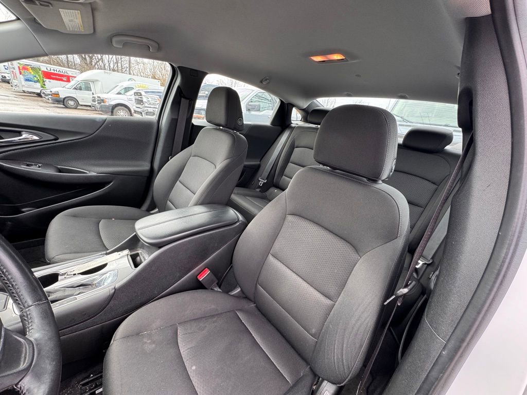 Used 2018 Chevrolet Malibu LT image 9