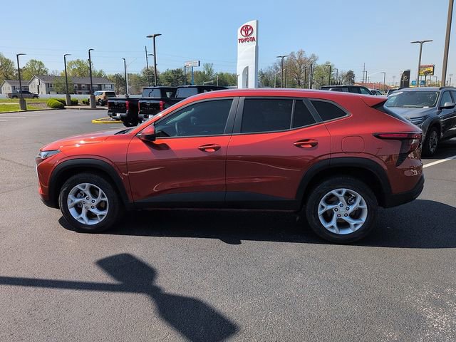 Used 2024 Chevrolet Trax LS w/ LS Convenience Package image 4