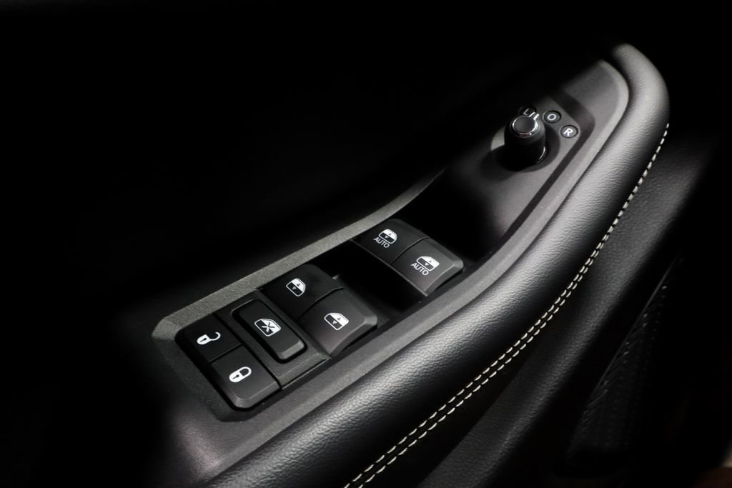 Used 2023 Jeep Grand Cherokee L Laredo AWD/4WD image 24