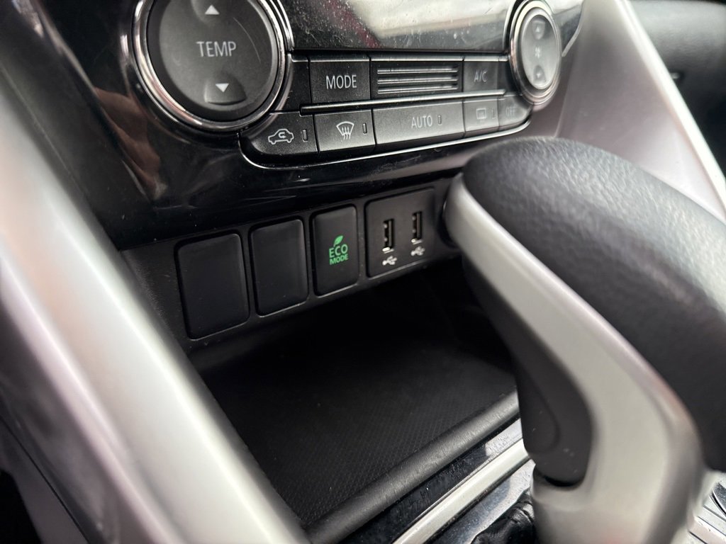 Used 2020 Mitsubishi Eclipse Cross LE image 29