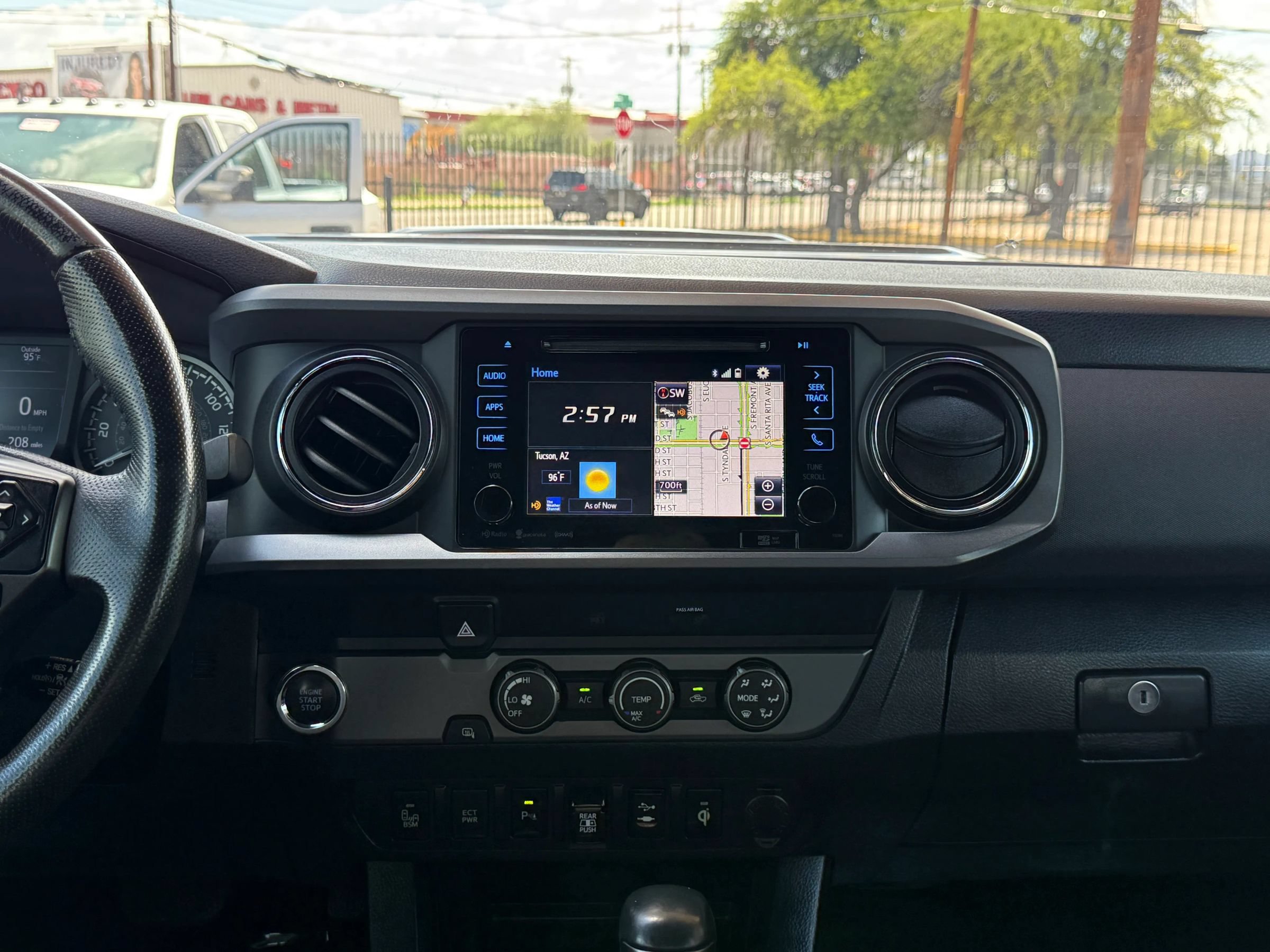 Used 2019 Toyota Tacoma TRD Sport w/ Technology Package RWD image 20
