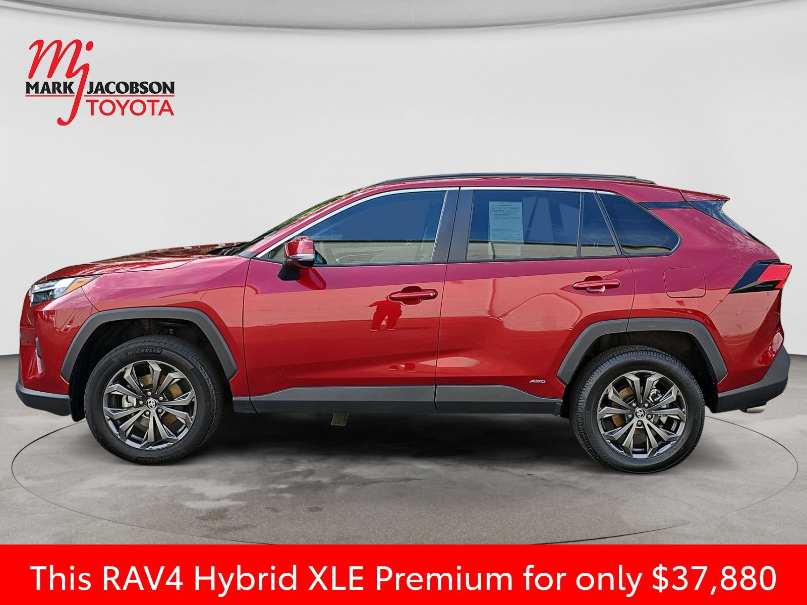 Used 2023 Toyota RAV4 XLE Premium AWD/4WD image 15