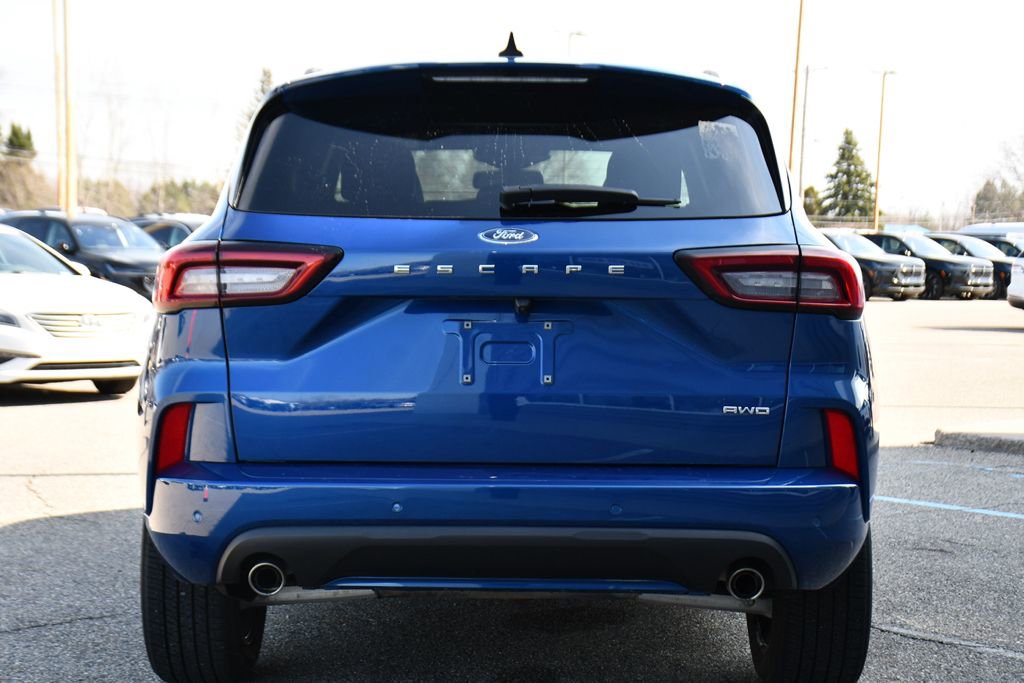 Used 2023 Ford Escape ST-Line Elite image 5