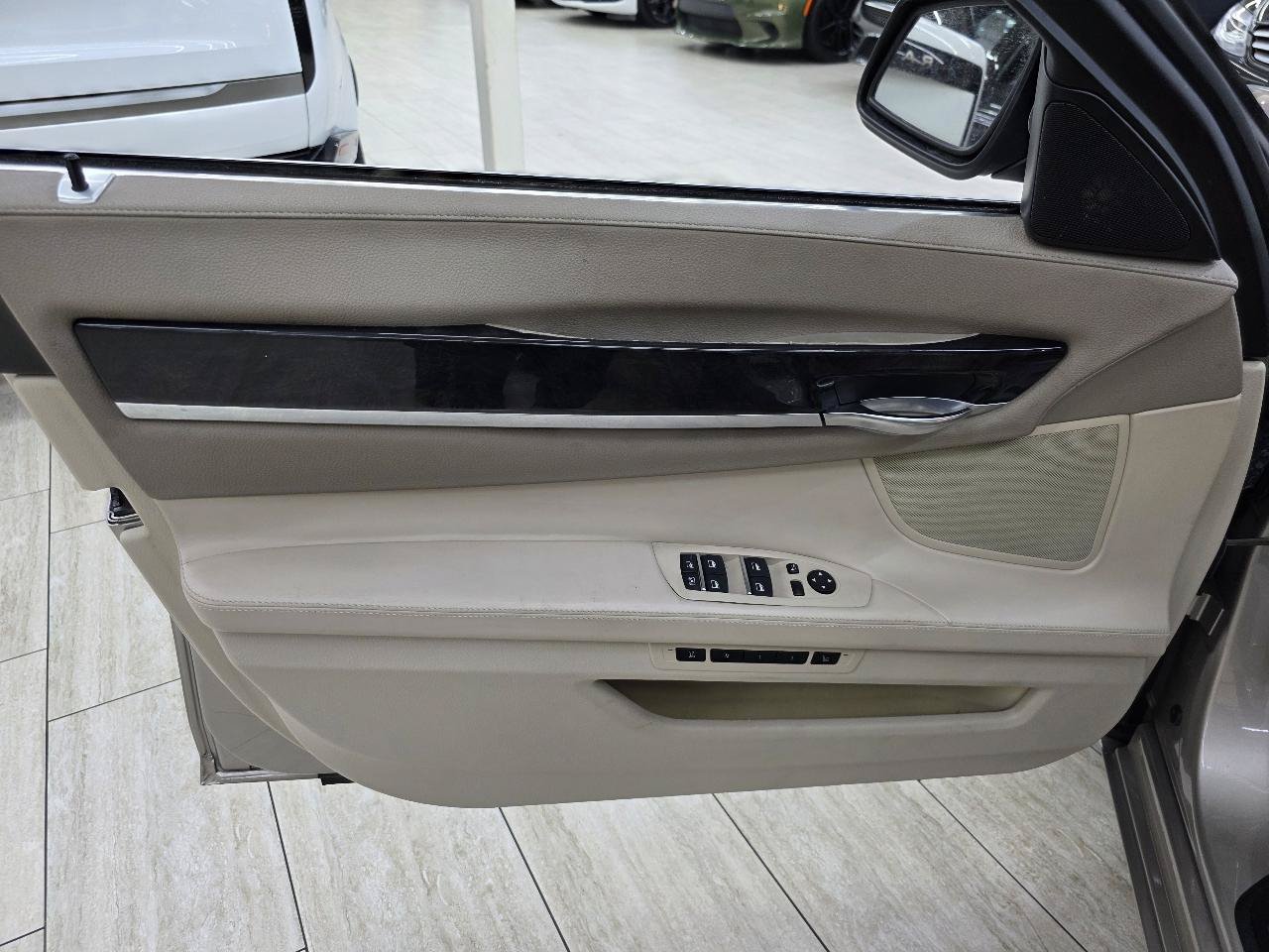 Used 2011 BMW 750Li xDrive AWD/4WD image 40