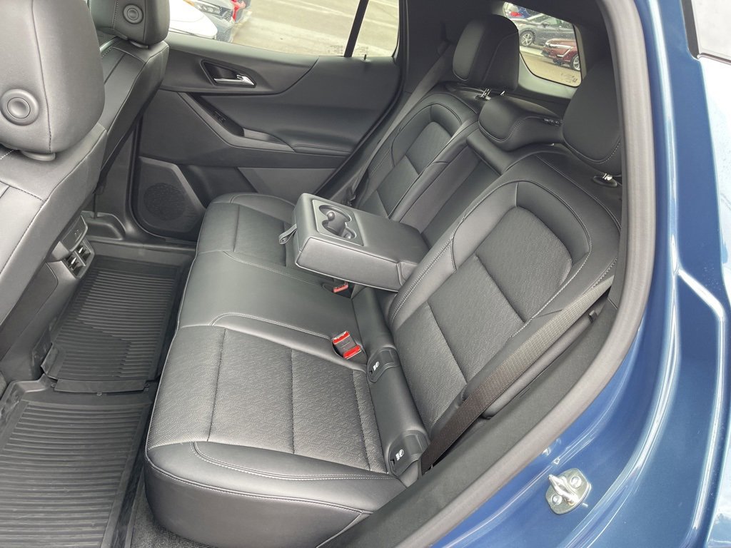 Used 2025 Chevrolet Equinox LT w/ Convenience Package II image 7