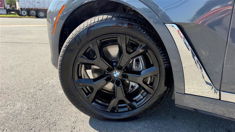 Used 2021 BMW X7 xDrive40i w/ Premium Package 2 AWD/4WD image 16