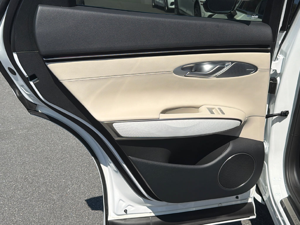 New 2027 Genesis GV70 2.5T Advanced AWD/4WD image 22