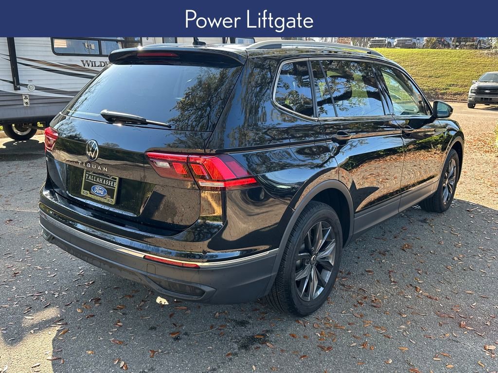 Used 2023 Volkswagen Tiguan SE image 3
