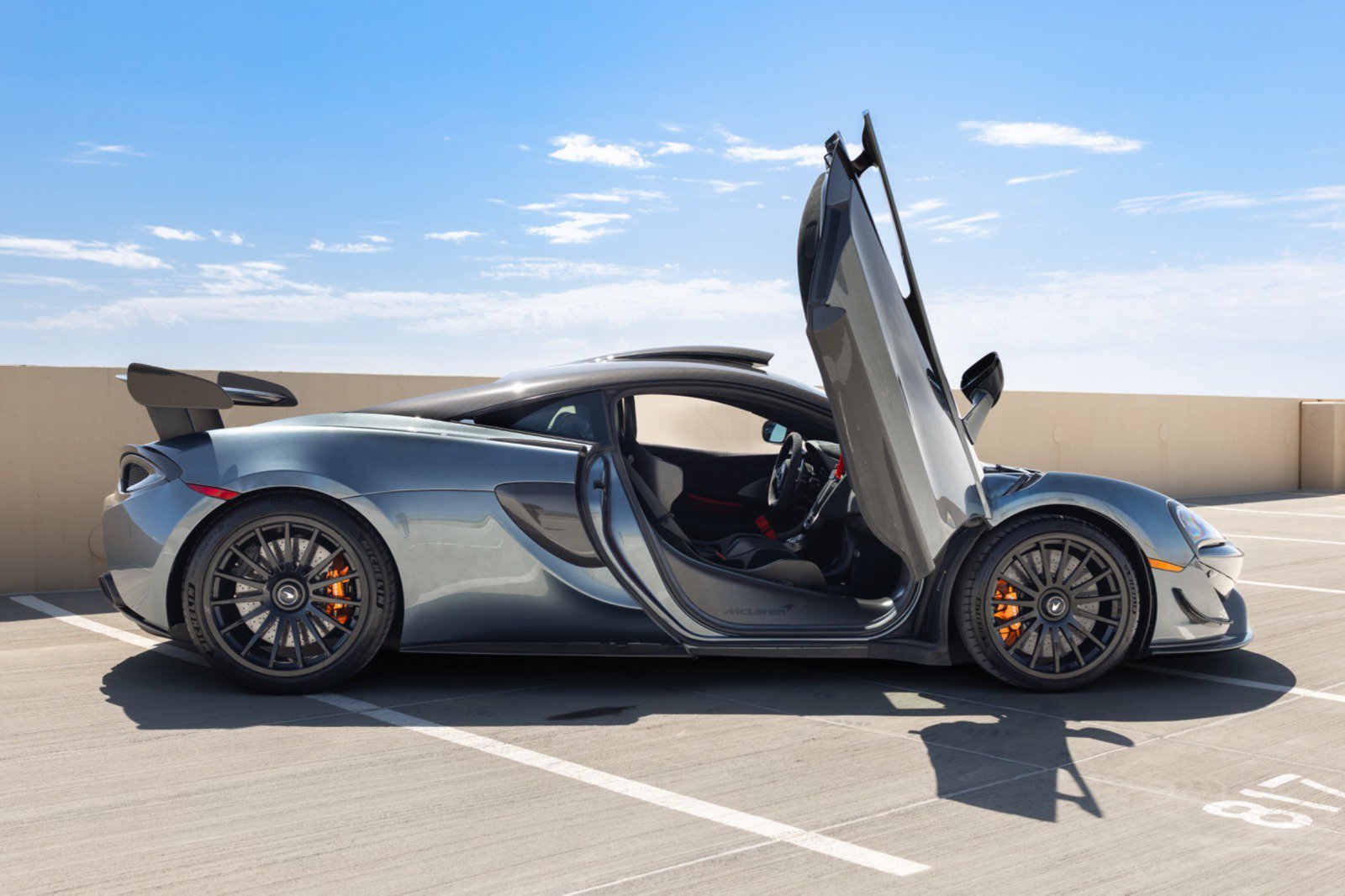 Used 2020 McLaren 620R RWD image 24