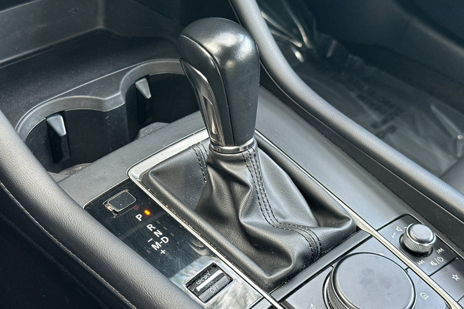 Used 2022 MAZDA MAZDA3 s image 17