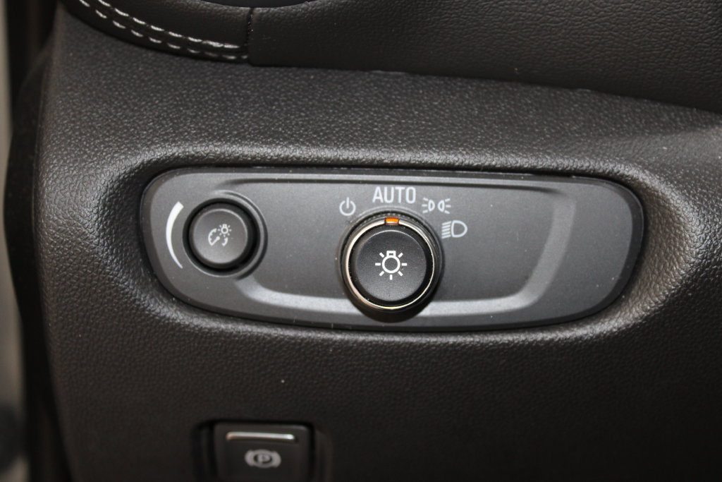 Used 2025 Chevrolet Blazer LT AWD/4WD image 34