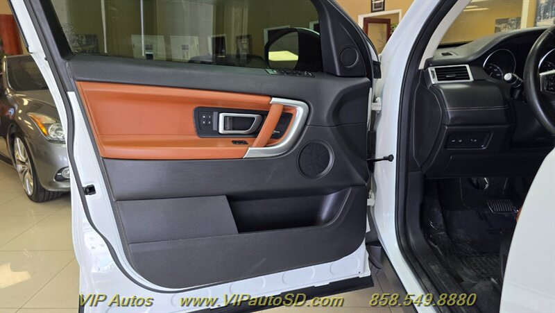 Used 2017 Land Rover Discovery Sport HSE Luxury AWD/4WD image 7
