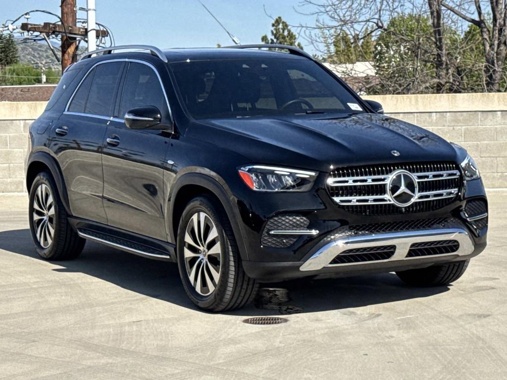 Used 2025 Mercedes-Benz GLE 450e 4MATIC image 2