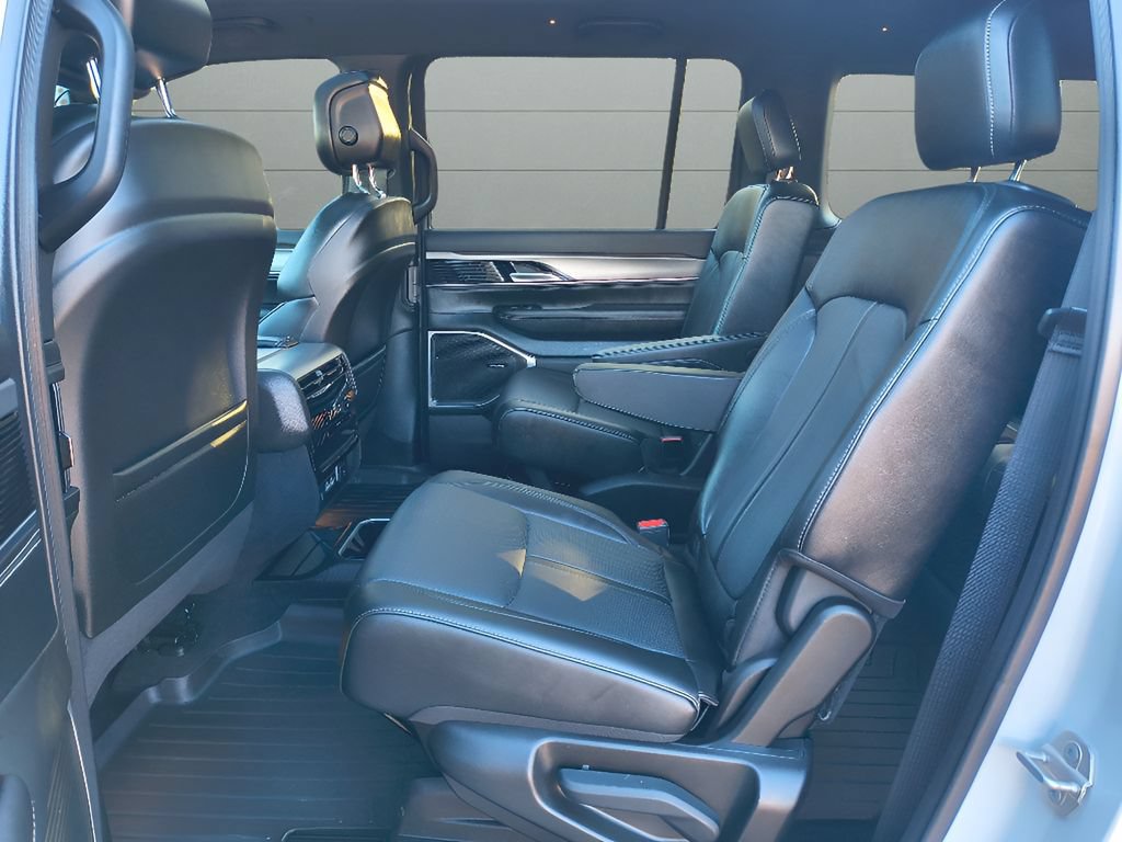 Used 2024 Jeep Wagoneer Series II RWD image 35