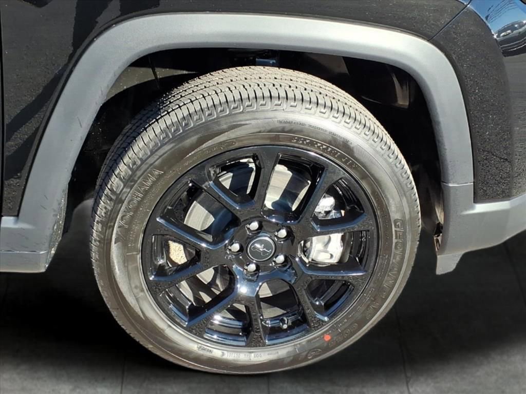 New 2026 Jeep Compass Latitude image 4