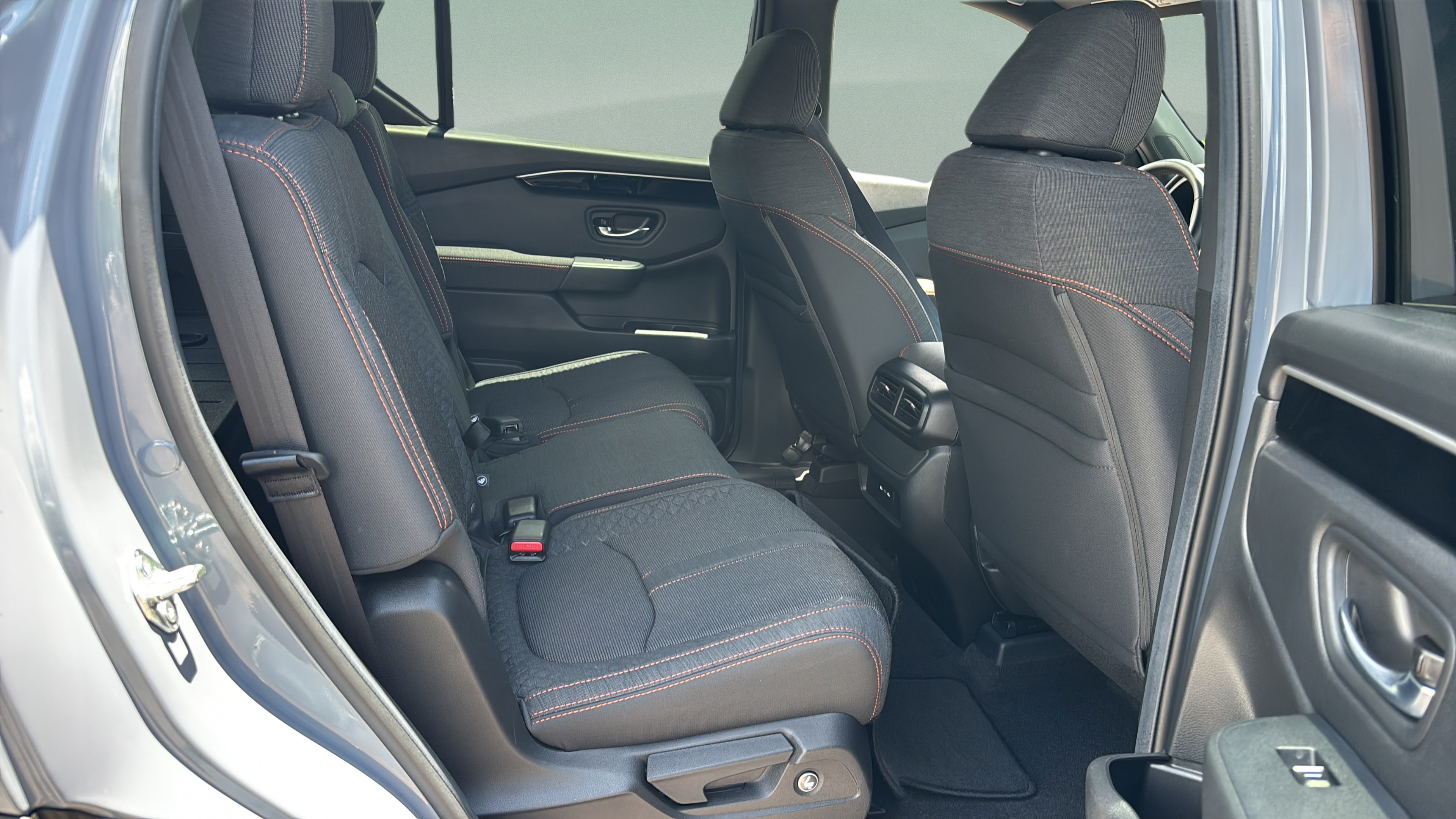 Used 2025 Honda Pilot Sport image 15
