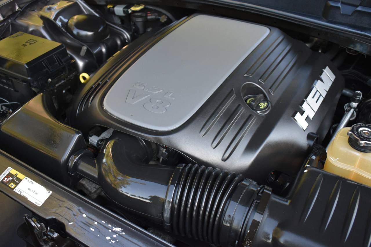 Used 2014 Dodge Challenger R/T w/ Blacktop Package RWD image 29