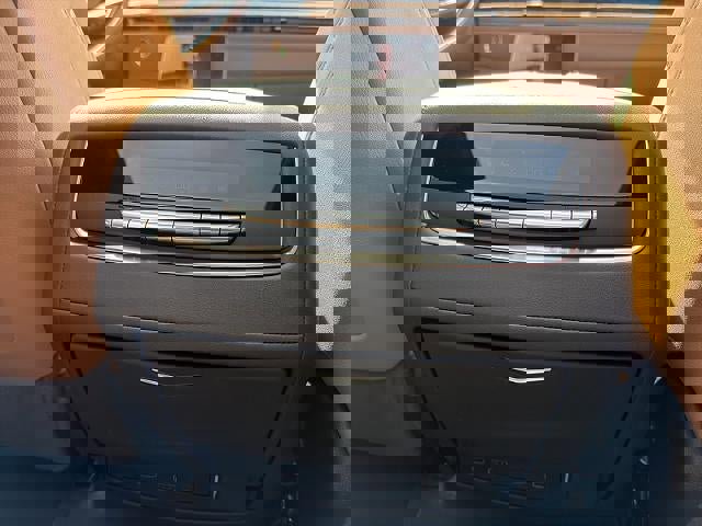 New 2026 Cadillac Escalade ESV Luxury w/ Touring Package AWD/4WD image 21