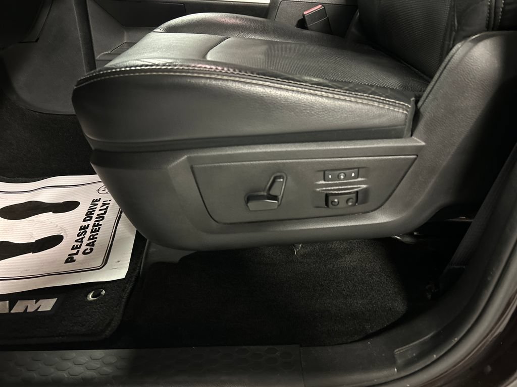 Used 2016 RAM 3500 Laramie AWD/4WD image 11