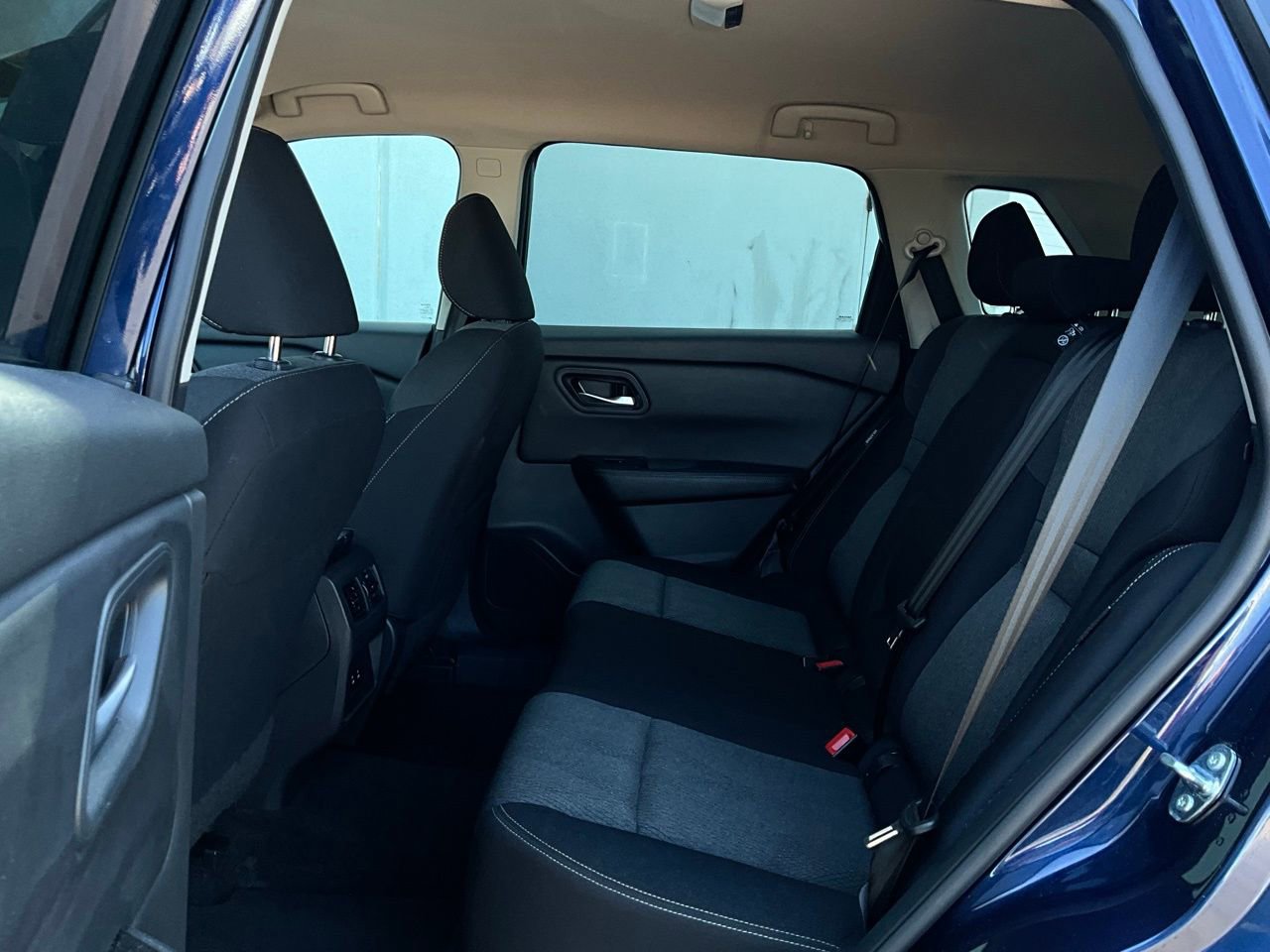 Used 2025 Nissan Rogue SV FWD image 12