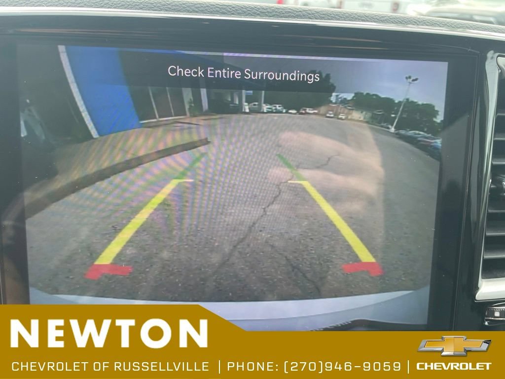 Used 2023 Chrysler Pacifica Touring-L FWD image 10