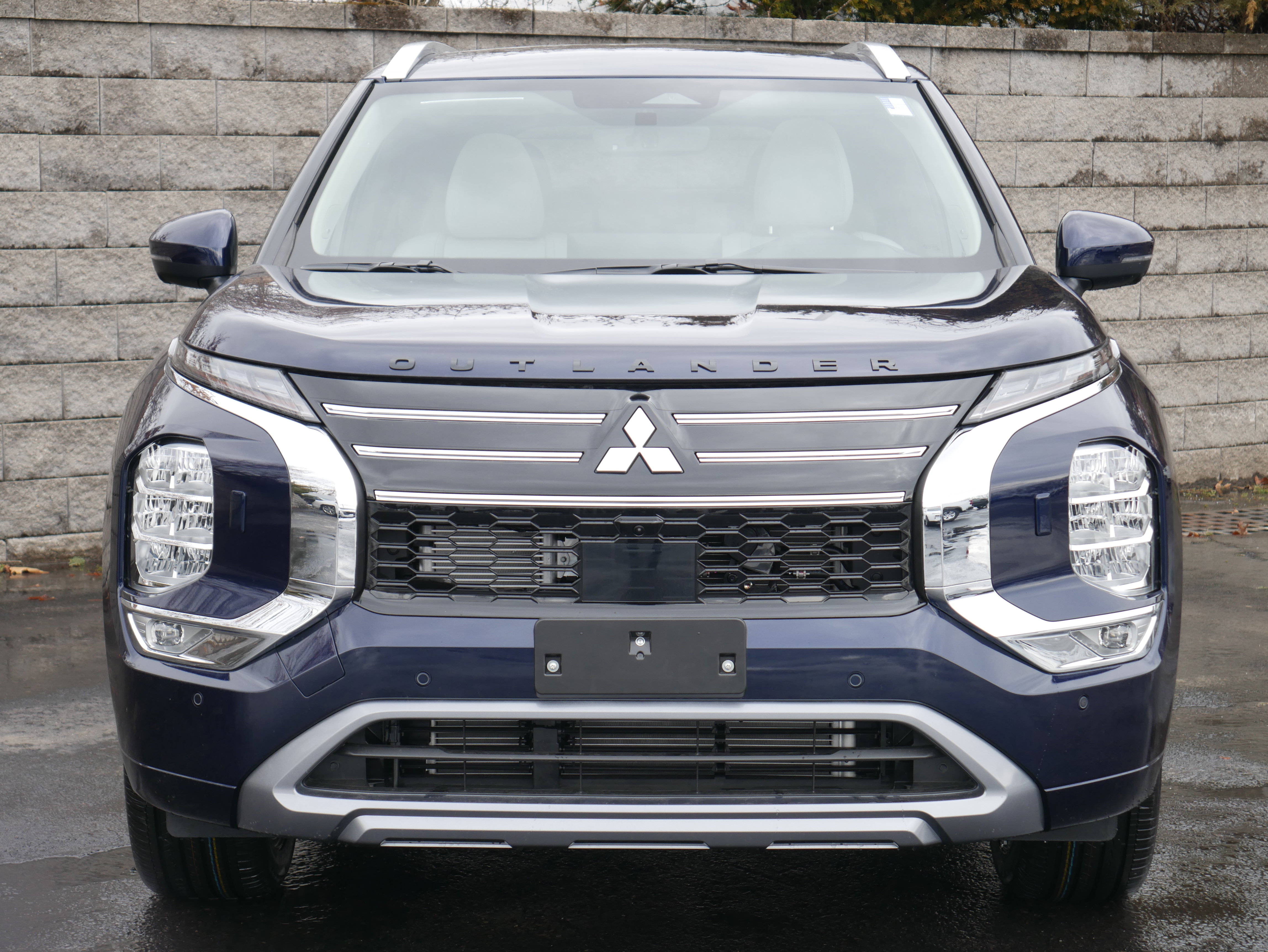 New 2026 Mitsubishi Outlander SEL image 2