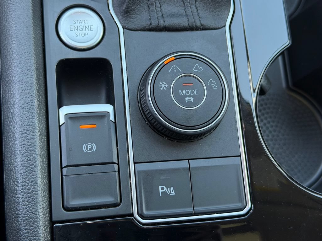 Used 2021 Volkswagen Atlas SEL AWD/4WD image 35