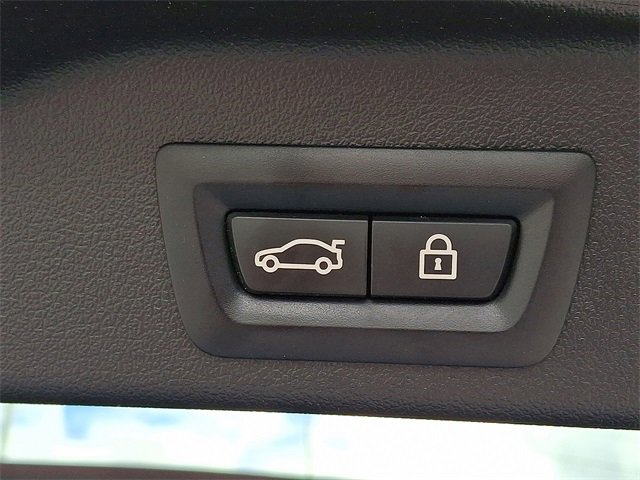 Used 2022 BMW X5 M50i image 40